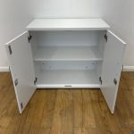 2-Door wooden credenza cabinet - Image 5